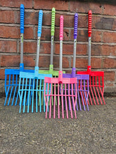 Load image into Gallery viewer, Red Gorilla Children's Tidee Fork