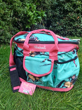 Load image into Gallery viewer, Hy Thelwell Grooming Bag