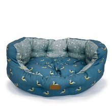 Load image into Gallery viewer, FatFace Flying Birds Deluxe Slumber Bed